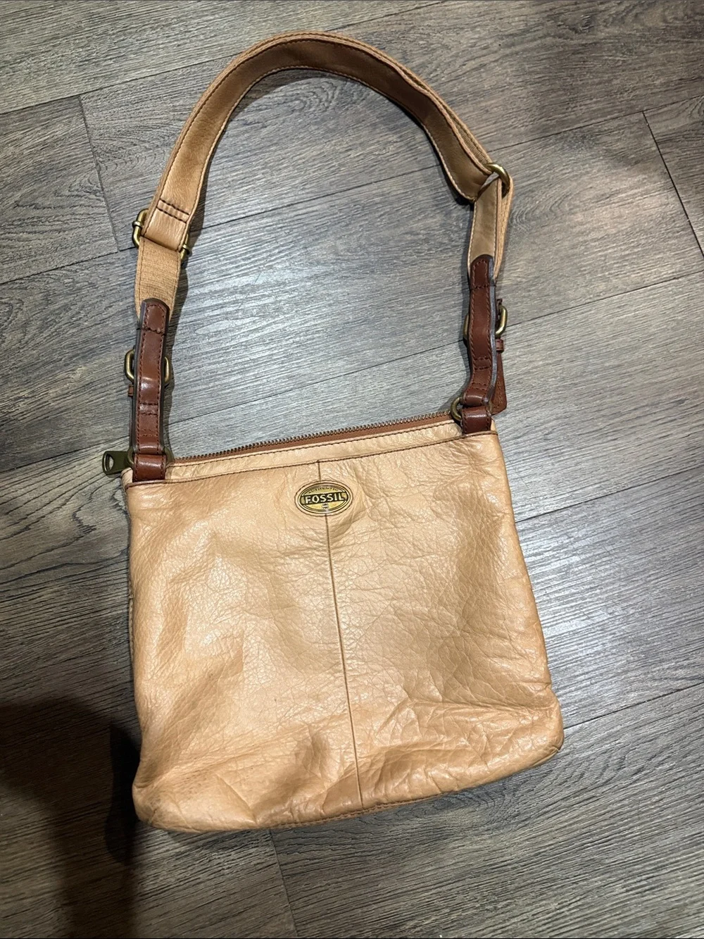 Fossil Two-Tone Tan Leather Shoulder Bag